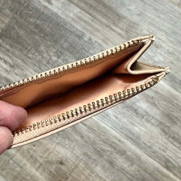 The CAEP Nude Snap Wrist Wallet - Picture 3 of 4